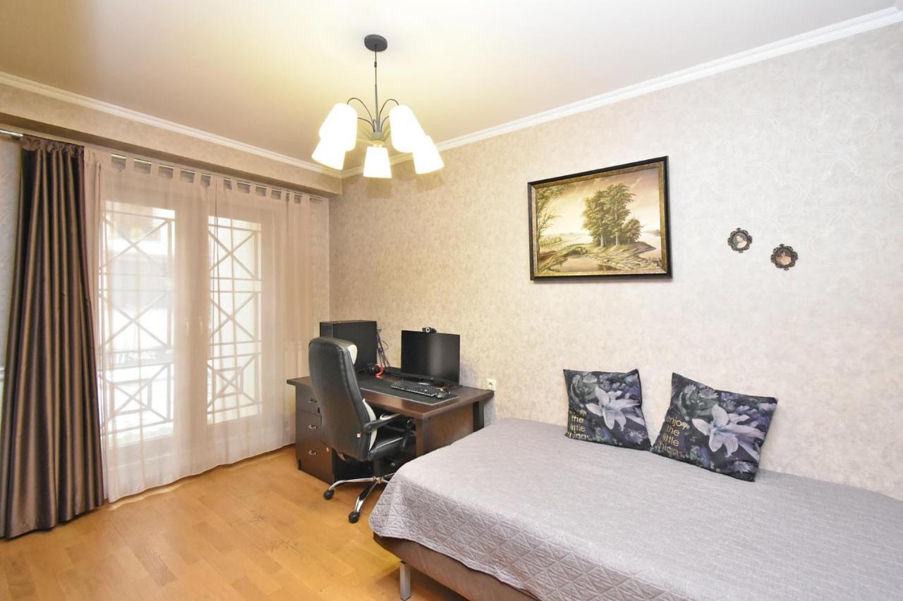 Dos Guest House Yerevan Bagian luar foto