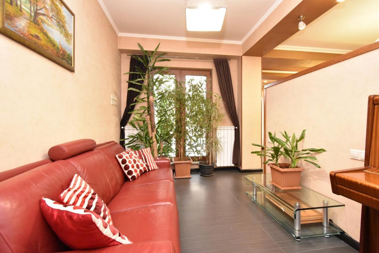 Dos Guest House Yerevan Bagian luar foto