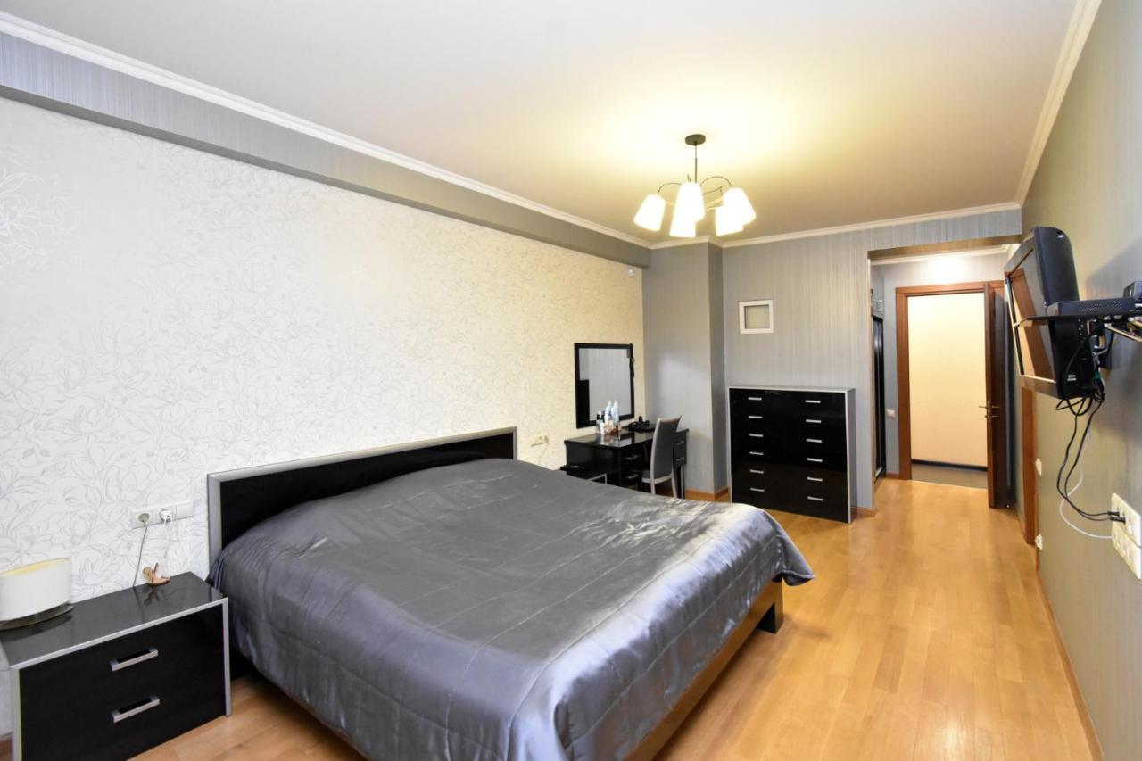 Dos Guest House Yerevan Bagian luar foto
