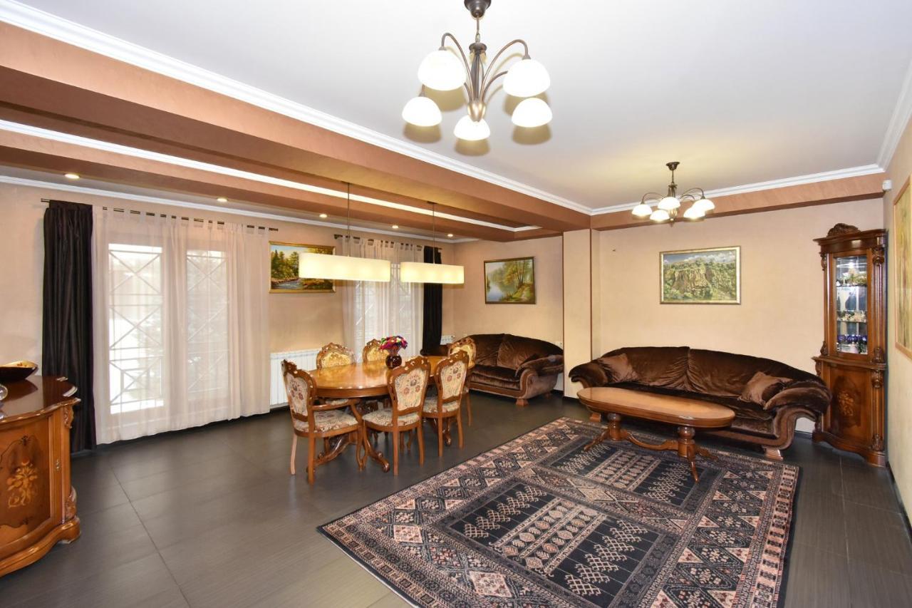 Dos Guest House Yerevan Bagian luar foto