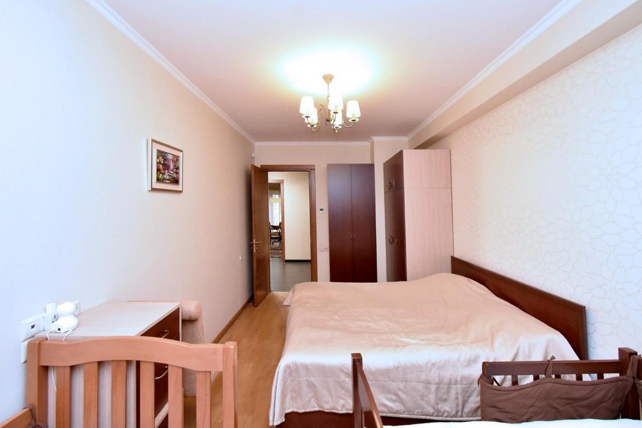 Dos Guest House Yerevan Bagian luar foto