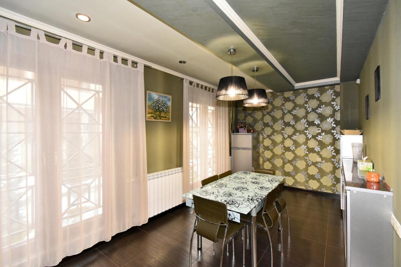 Dos Guest House Yerevan Bagian luar foto